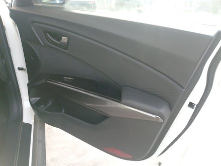Vehiculo en el desguace: SSANGYONG TIVOLI 1.5