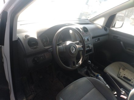 Vehiculo en el desguace: VOLKSWAGEN CADDY III Monospace (2KB, 2KJ, 2CB, 2CJ) 1.6 TDI