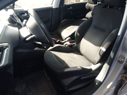 Vehiculo en el desguace: PEUGEOT 208 I (CA_, CC_) 1.4 HDi