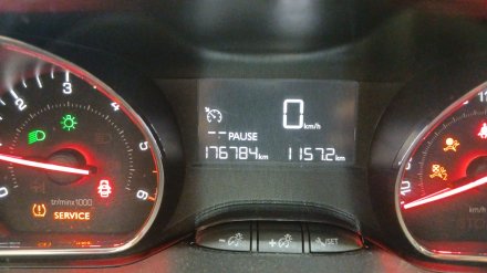 Vehiculo en el desguace: PEUGEOT 208 I (CA_, CC_) 1.4 HDi