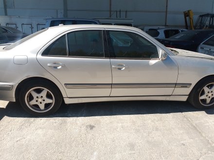 Vehiculo en el desguace: MERCEDES-BENZ CLASE E (W210) E 270 CDI (210.016)