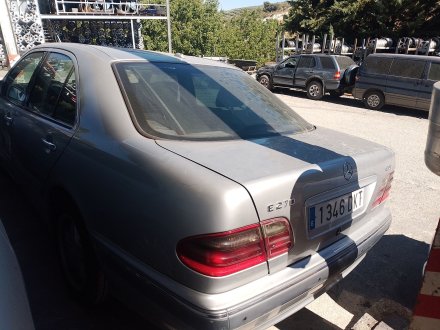 Vehiculo en el desguace: MERCEDES-BENZ CLASE E (W210) E 270 CDI (210.016)