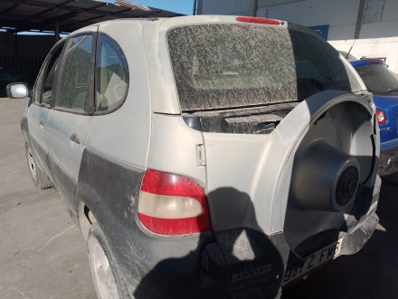 Vehiculo en el desguace: RENAULT SCÉNIC I Monospace (JA0/1_, FA0_) 1.9 dCi RX4