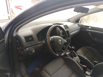 Vehiculo en el desguace: VOLKSWAGEN GOLF V (1K1) 1.6
