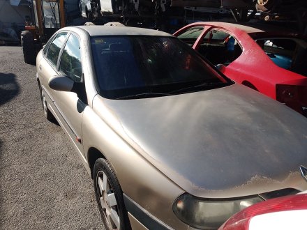 Vehiculo en el desguace: RENAULT LAGUNA I (B56_, 556_) 1.8 16V (B563, B564)