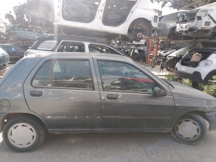 Vehiculo en el desguace: RENAULT LAGUNA I (B56_, 556_) 1.8 16V (B563, B564)