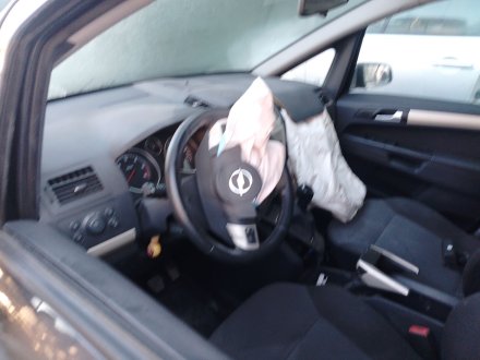 Vehiculo en el desguace: OPEL ZAFIRA / ZAFIRA FAMILY B (A05) 1.9 CDTI (M75)