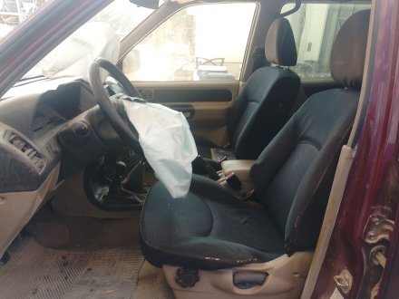 Vehiculo en el desguace: NISSAN TERRANO II (R20) 3.0 Di 4WD