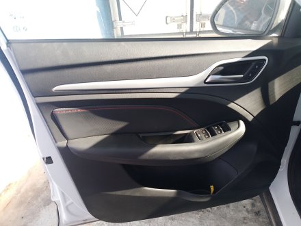 Vehiculo en el desguace: MG ZS SUV (AZS1) 1.5 VTi