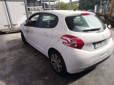 Vehiculo en el desguace: PEUGEOT 208 I (CA_, CC_) 1.6 HDi