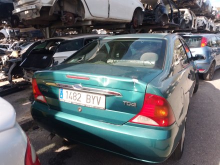 Vehiculo en el desguace: FORD FOCUS I Sedán (DFW) 1.8 Turbo DI / TDDi