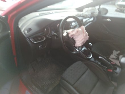 Vehiculo en el desguace: OPEL ASTRA K Sports Tourer (B16) 1.4 Turbo (35)