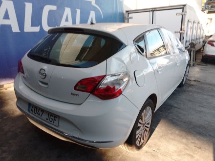 Vehiculo en el desguace: OPEL ASTRA J (P10) 1.6 CDTi (68)