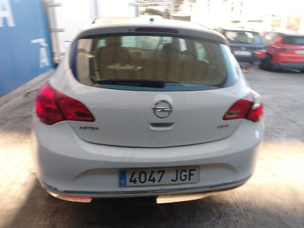 Vehiculo en el desguace: OPEL ASTRA J (P10) 1.6 CDTi (68)
