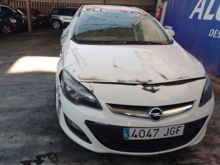 Vehiculo en el desguace: OPEL ASTRA J (P10) 1.6 CDTi (68)