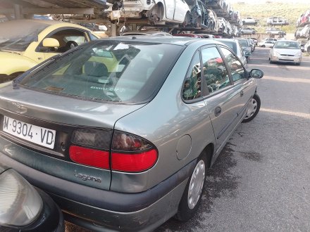 Vehiculo en el desguace: RENAULT LAGUNA I (B56_, 556_) 1.8 (B56S/T/0)