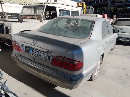 Vehiculo en el desguace: MERCEDES-BENZ CLASE E (W210) E 320 CDI (210.026)
