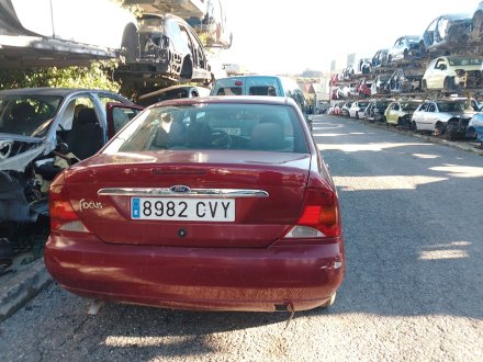 Vehiculo en el desguace: FORD FOCUS I (DAW, DBW) 1.8 Turbo DI / TDDi