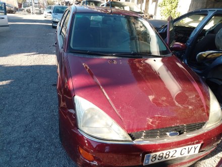 Vehiculo en el desguace: FORD FOCUS I (DAW, DBW) 1.8 Turbo DI / TDDi