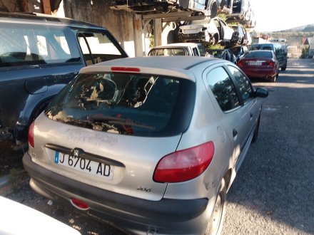 Vehiculo en el desguace: PEUGEOT 206 Hatchback (2A/C) 1.4 i
