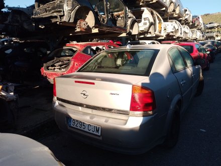 Vehiculo en el desguace: OPEL VECTRA C (Z02) 2.2 DTI 16V (F69)