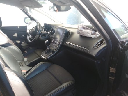 Vehiculo en el desguace: RENAULT SCÉNIC IV (J9_) 1.5 dCi 110