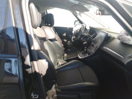 Vehiculo en el desguace: RENAULT SCÉNIC IV (J9_) 1.5 dCi 110