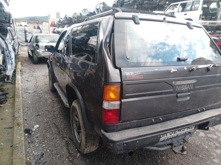 Vehiculo en el desguace: NISSAN TERRANO I (WD21) 2.7 TD 4WD