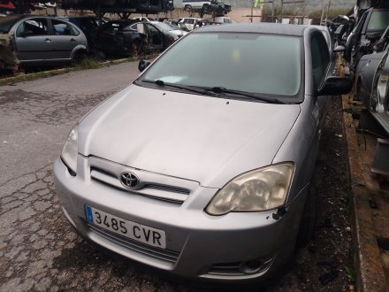 Vehiculo en el desguace: TOYOTA COROLLA (_E12_) 2.0 D-4D (CDE120R_, CDE120L_)