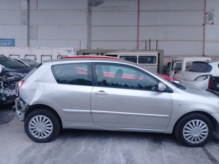 Vehiculo en el desguace: TOYOTA COROLLA (_E12_) 2.0 D-4D (CDE120R_, CDE120L_)