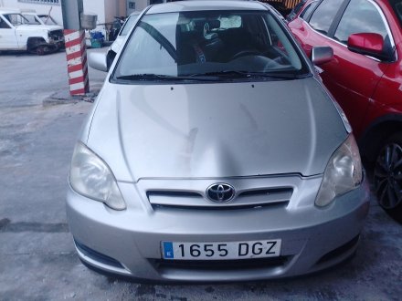 Vehiculo en el desguace: TOYOTA COROLLA (_E12_) 2.0 D-4D (CDE120R_, CDE120L_)
