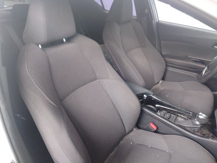 Vehiculo en el desguace: TOYOTA C-HR (_X1_) 1.8 Hybrid (ZYX10_, ZYX11_)