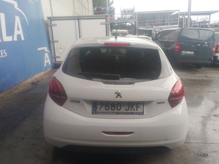 Vehiculo en el desguace: PEUGEOT 208 I (CA_, CC_) 1.2 THP 110