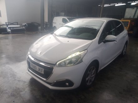 Vehiculo en el desguace: PEUGEOT 208 I (CA_, CC_) 1.2 THP 110