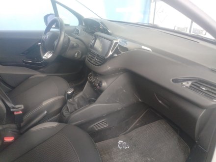 Vehiculo en el desguace: PEUGEOT 208 I (CA_, CC_) 1.2 THP 110