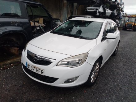 Vehiculo en el desguace: OPEL ASTRA J Sports Tourer (P10) 1.7 CDTI (35)