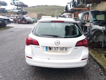 Vehiculo en el desguace: OPEL ASTRA J Sports Tourer (P10) 1.7 CDTI (35)