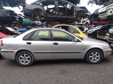 Vehiculo en el desguace: VOLVO S40 I (644) 1.9 DI