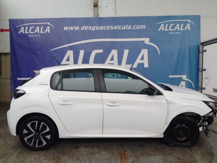 Vehiculo en el desguace: PEUGEOT 208 II (UB_, UP_, UW_, UJ_) 1.2 PureTech 100