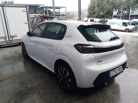 Vehiculo en el desguace: PEUGEOT 208 II (UB_, UP_, UW_, UJ_) 1.2 PureTech 100