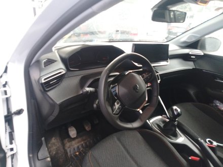 Vehiculo en el desguace: PEUGEOT 208 II (UB_, UP_, UW_, UJ_) 1.2 PureTech 100