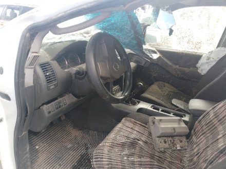 Vehiculo en el desguace: NISSAN PATHFINDER III (R51) 2.5 dCi 4WD