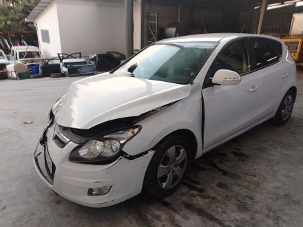 Vehiculo en el desguace: HYUNDAI i30 (FD) 1.6 CRDi
