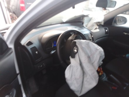 Vehiculo en el desguace: HYUNDAI i30 (FD) 1.6 CRDi