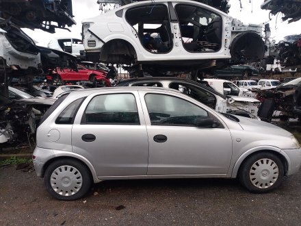 Vehiculo en el desguace: OPEL CORSA C (X01) 1.0 (F08, F68)