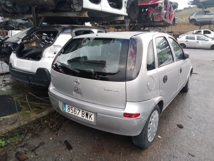 Vehiculo en el desguace: OPEL CORSA C (X01) 1.0 (F08, F68)