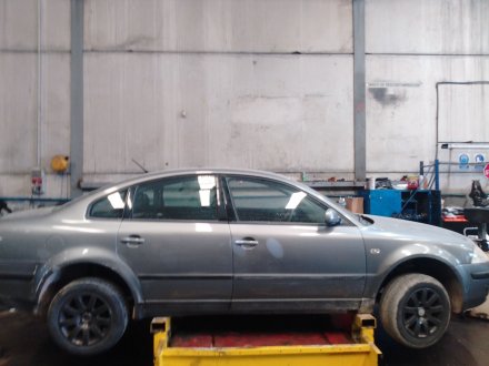 Vehiculo en el desguace: VOLKSWAGEN PASSAT B5.5 (3B3) 1.9 TDI