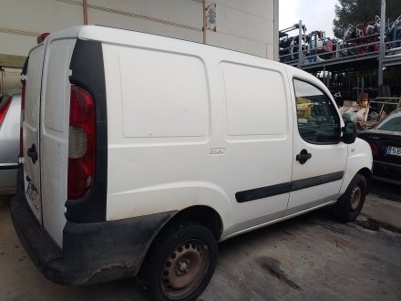 Vehiculo en el desguace: FIAT DOBLO Furgoneta/monovolumen (223_) 1.3 D Multijet