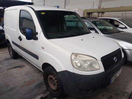 Vehiculo en el desguace: FIAT DOBLO Furgoneta/monovolumen (223_) 1.3 D Multijet