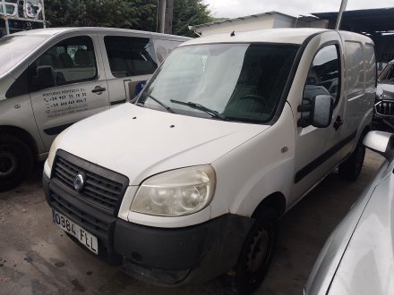 Vehiculo en el desguace: FIAT DOBLO Furgoneta/monovolumen (223_) 1.3 D Multijet